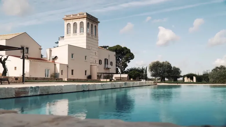 Villa Torre Bianca: Lujo y Tradición en el Corazón de la Apulia Italiana