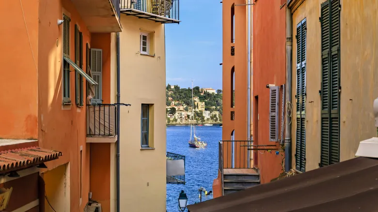 Villefranche-sur-Mer: La Joya Escondida Más Colorida de la Riviera Francesa